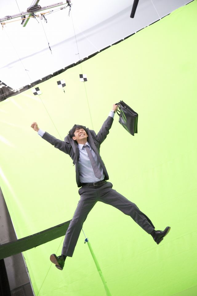 滝藤賢一、初のCM単独出演！ロッテガム「Fit’s LINK」新CM「ゴキゲン出勤」篇フォトギャラリー（4枚目）