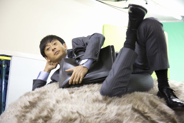 滝藤賢一、初のCM単独出演！ロッテガム「Fit’s LINK」新CM「ゴキゲン出勤」篇フォトギャラリー（5枚目）