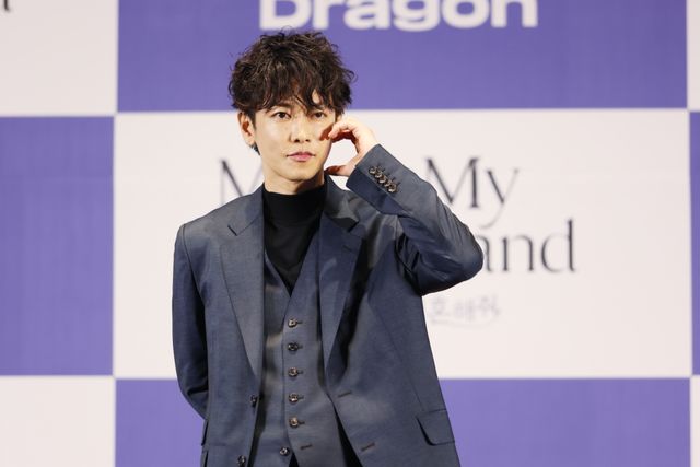 佐藤健、小芝風花をエスコート！ソウルで開催「私の夫と結婚して」制作発表会（15枚目）