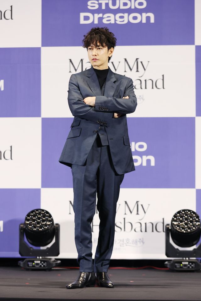 佐藤健、小芝風花をエスコート！ソウルで開催「私の夫と結婚して」制作発表会（21枚目）