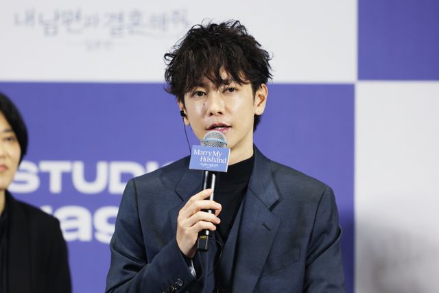 佐藤健、小芝風花をエスコート！ソウルで開催「私の夫と結婚して」制作発表会（32枚目）