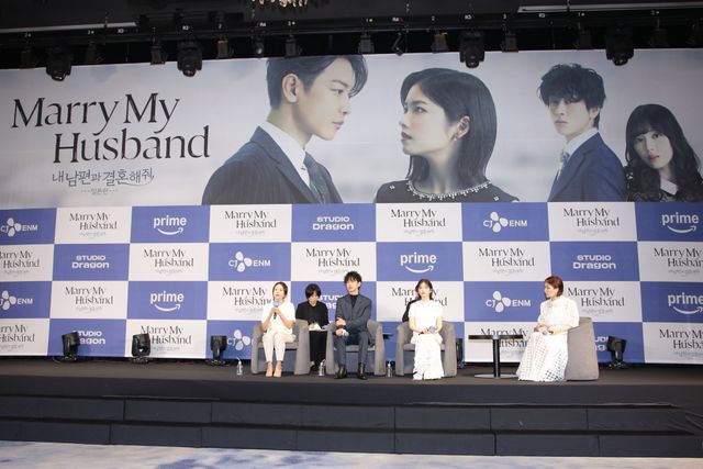 佐藤健、小芝風花をエスコート！ソウルで開催「私の夫と結婚して」制作発表会（38枚目）