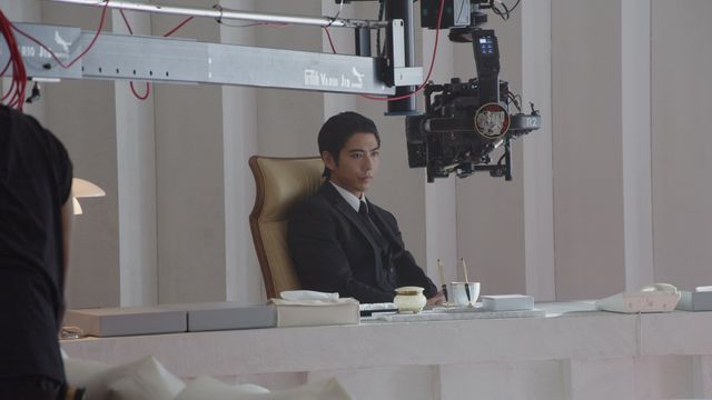 渋谷すばる、完全再現の神室町に圧倒される！「龍が如く～Beyond the Game～」メイキング写真（4枚目）