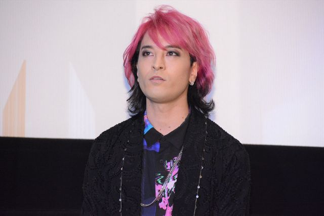 映画『TELL ME ～hideと見た景色～』初日舞台あいさつ（2枚目）