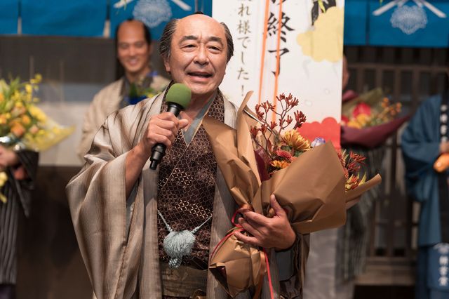 駿河屋市右衛門役の高橋克実