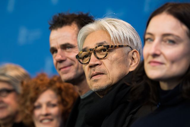 ベルリン国際映画祭の審査員団 - 坂本龍一の左は審査員長のトム・ティクヴァ監督