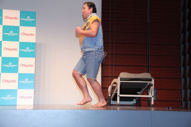 西山茉希&スギちゃんフォトギャラリー:フォトギャラリー