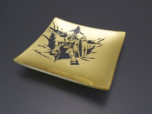 ガンダム×伝統工芸!「GUNDAM 金箔ガラスプレート」フォトギャラリー:フォトギャラリー