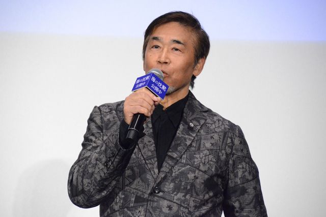 本木雅弘が清水美砂の肩を抱いて感謝…映画『海の沈黙』公開記念舞台あいさつ（10枚目）