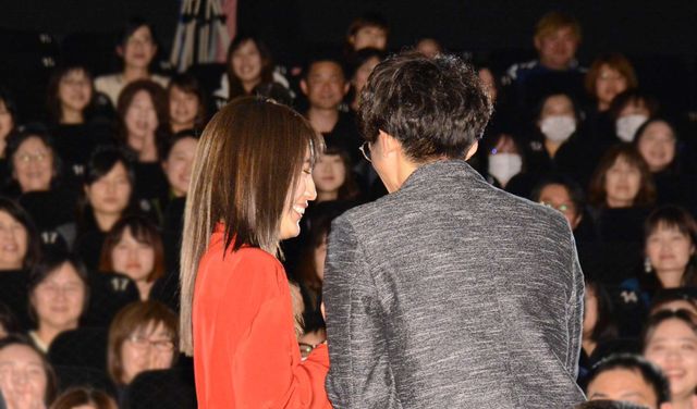 高橋一生＆川口春奈に喝采！『九月の恋と出会うまで』公開記念：フォトギャラリー