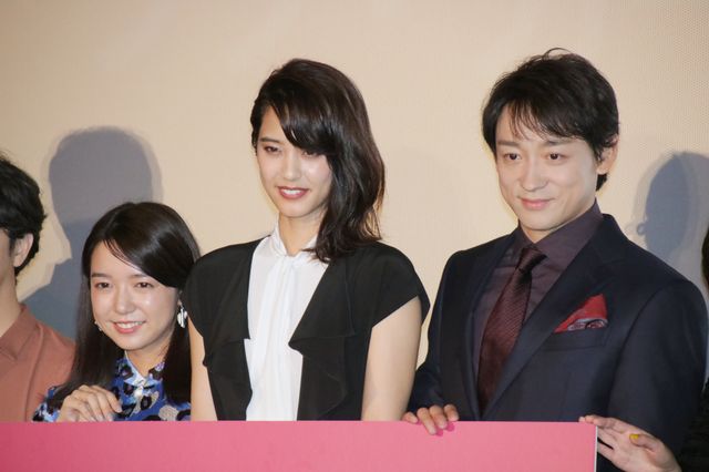 初共演の上白石萌音＆山崎紘菜、めっちゃ仲良し！『スタートアップ・ガールズ』完成披露上映会（9枚目）