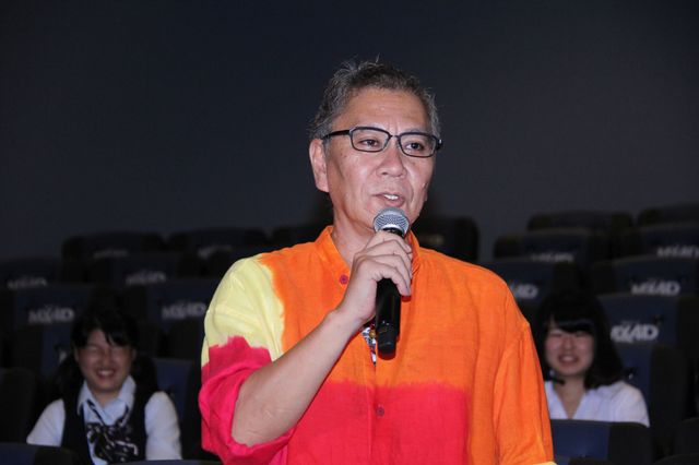 市原隼人＆三池崇史監督が隣の席に…！『極道大戦争』MX4D版完成披露試写会フォトギャラリー（4枚目）