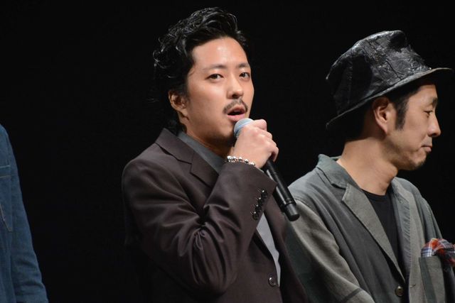 綾野剛、1,000人の拍手を浴びて登場！（10枚目）