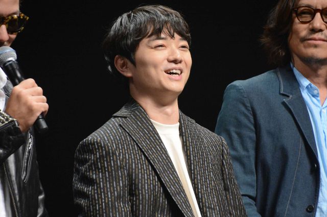 綾野剛、1,000人の拍手を浴びて登場！（14枚目）