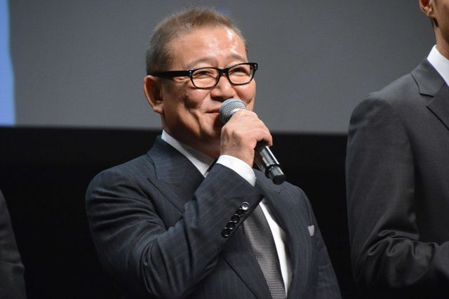 綾野剛、1,000人の拍手を浴びて登場！（15枚目）