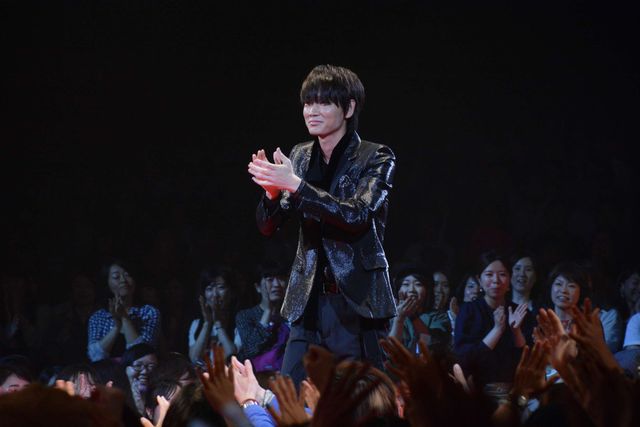 綾野剛、1,000人の拍手を浴びて登場！（20枚目）