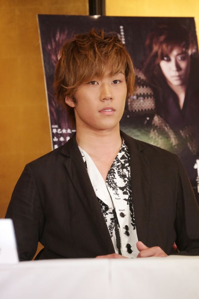 早乙女太一の爽やか笑顔！舞台「怪談・にせ皿屋敷」公演成功祈願イベントフォトギャラリー（8枚目）