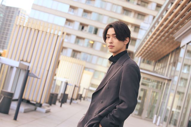 美しすぎる横顔も！横浜流星「新聞記者」インタビューカット集（5枚目）