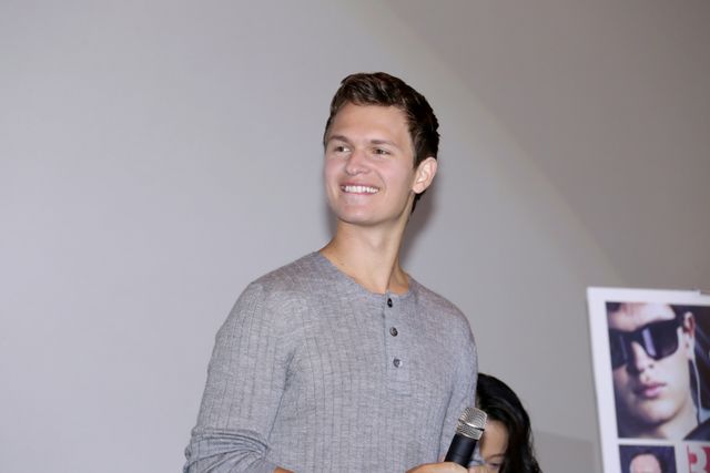 来日したアンセル・エルゴートが日本語で「コンニチワ！」『ベイビー・ドライバー』初日舞台あいさつ：フォトギャラリー