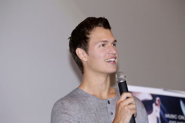 来日したアンセル・エルゴートが日本語で「コンニチワ！」『ベイビー・ドライバー』初日舞台あいさつ（8枚目）