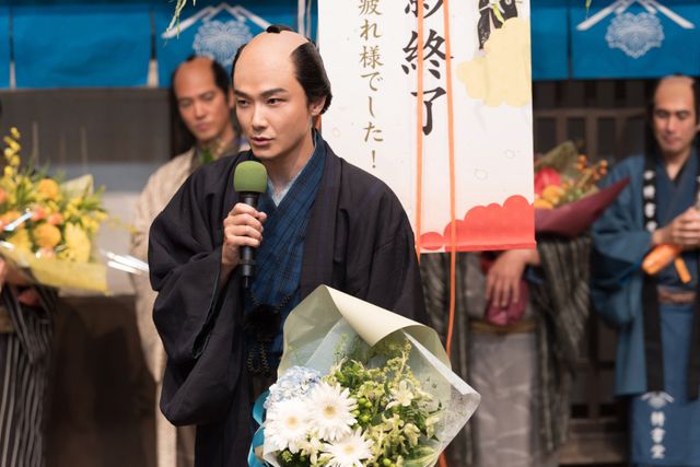 「べらぼう」染谷将太、橋本愛、風間俊介らクランクアップの様子＜14名＞（8枚目）