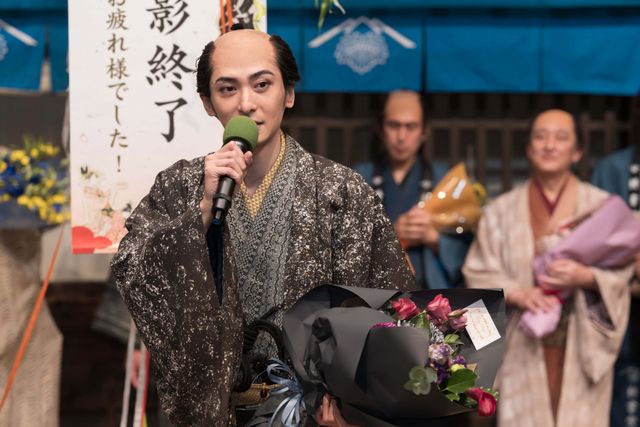 「べらぼう」染谷将太、橋本愛、風間俊介らクランクアップの様子＜14名＞（12枚目）