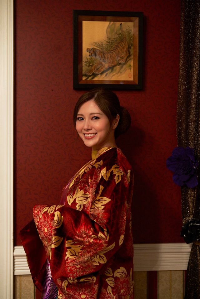 白石麻衣、映画『嘘喰い』役衣装姿が美しい！（3枚目）