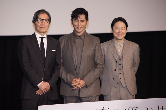 八月の声を運ぶ男