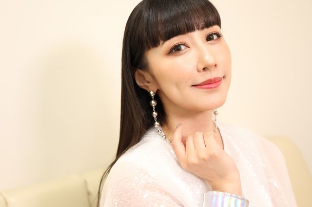 玉置成実＆ハロの2ショット！『機動戦士ガンダムSEED FREEDOM』インタビュー撮り下ろしカット（5枚目）