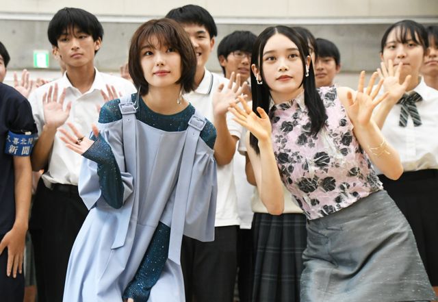 櫻坂46・藤吉夏鈴＆高石あかり、新聞部員と対面！『新米記者トロッ子』高校生新聞部限定試写会（2枚目）