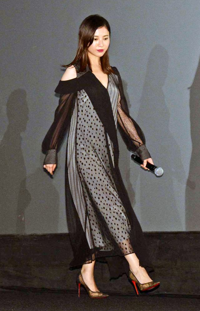 『検察側の罪人』ついに公開！木村拓哉・二宮和也・吉高由里子・松重豊・八嶋智人らが初日舞台あいさつ！（4枚目）