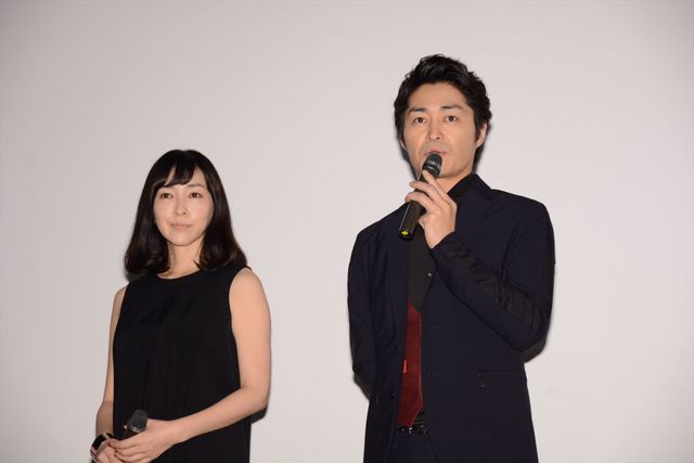 麻生久美子、ヤスケンに笑い止まらず…『俳優　亀岡拓次』初日舞台あいさつ フォトギャラリー（4枚目）