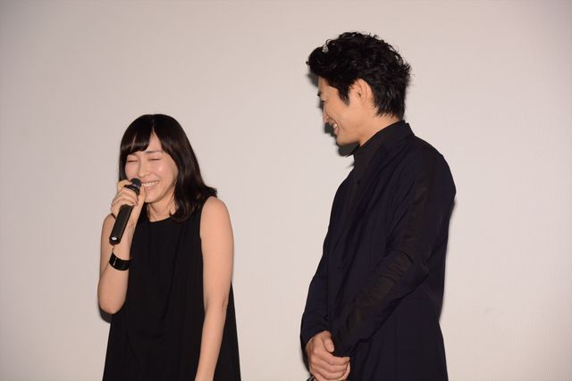 麻生久美子、ヤスケンに笑い止まらず…『俳優　亀岡拓次』初日舞台あいさつ フォトギャラリー（6枚目）