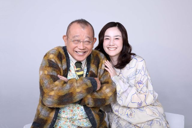 居心地のいい夫婦を熱演!笑福亭鶴瓶&原田知世