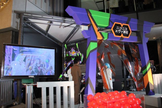 映画『ヱヴァンゲリヲン新劇場版:Q』ヱヴァ神社建立イベント写真ギャラリー（15枚目）