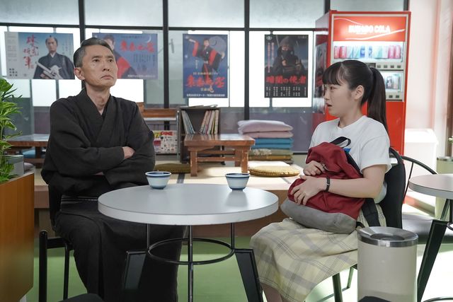 虚無蔵から謎の招待を…「カムカムエヴリバディ」第75回の場面写真（2枚目）