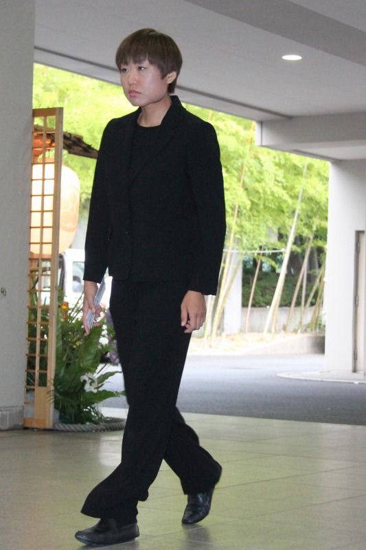 しずちゃん、故・梅津さんの通夜に参列。大粒の涙　画像ギャラリー：フォトギャラリー