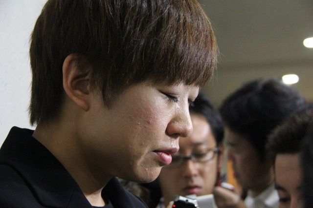 しずちゃん、故・梅津さんの通夜に参列。大粒の涙　画像ギャラリー（4枚目）