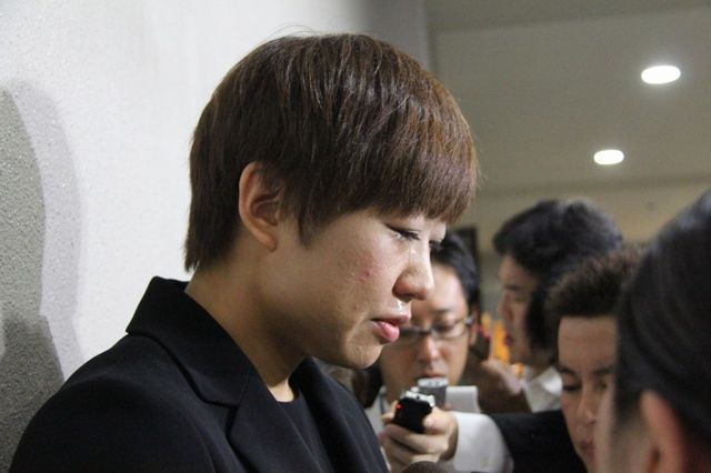 しずちゃん、故・梅津さんの通夜に参列。大粒の涙　画像ギャラリー（13枚目）