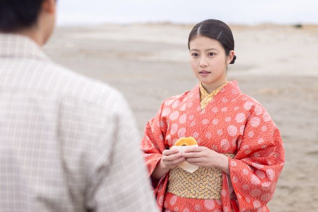 嵩（北村匠海）と向き合うのぶ（今田美桜）…「あんぱん」第7週「海と涙と私と」第32回：フォトギャラリー