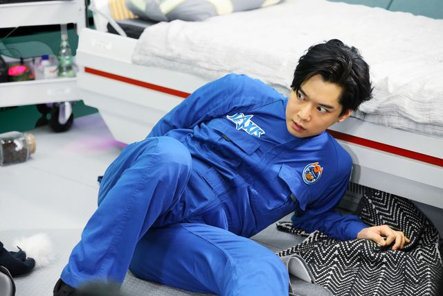 千葉雄大、驚きの表情！ドラマ「40万キロかなたの恋」場面カット（5枚目）