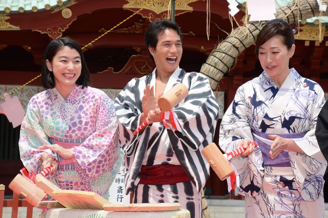 市原隼人、成海璃子、高島礼子らが浴衣姿で鏡開き！フォトギャラリー：フォトギャラリー
