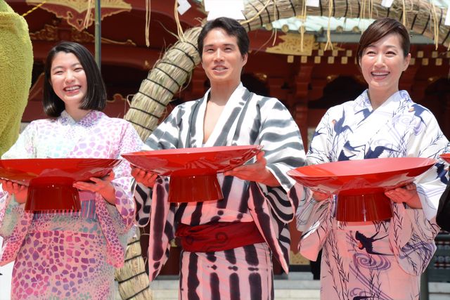 市原隼人、成海璃子、高島礼子らが浴衣姿で鏡開き！フォトギャラリー（24枚目）