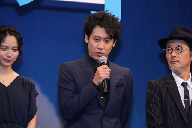 広瀬すずも思わず笑顔！役所、大泉、リリーが爆笑の掛け合い！『バケモノの子』舞台あいさつ写真ギャラリー（11枚目）