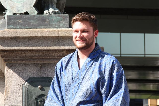 こんなイケメンに水をかけられたい！『トランスフォーマー』ジャック・レイナー打ち水体験フォトギャラリー（2枚目）