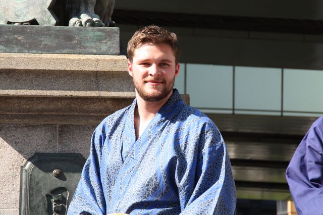 こんなイケメンに水をかけられたい！『トランスフォーマー』ジャック・レイナー打ち水体験フォトギャラリー（6枚目）