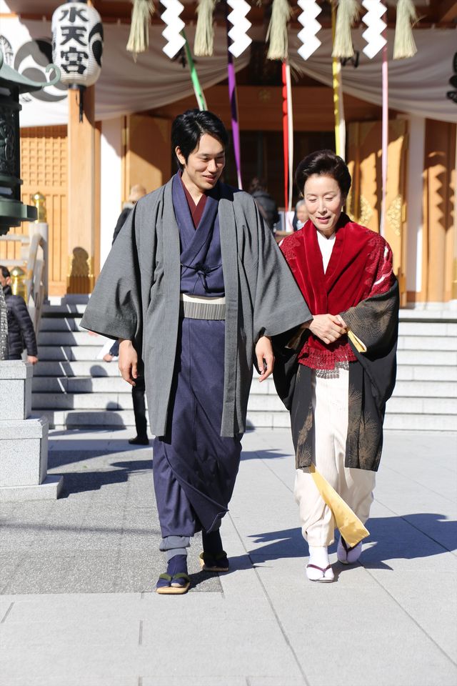 夫婦役の深キョン＆松山ケンイチ、着物で登場！（3枚目）