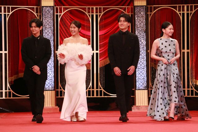 爆イケ！横浜流星・草なぎ剛・森本慎太郎らレッドカーペットに登場！（11枚目）