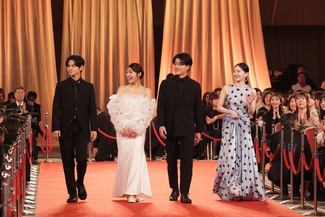 爆イケ！横浜流星・草なぎ剛・森本慎太郎らレッドカーペットに登場！（13枚目）