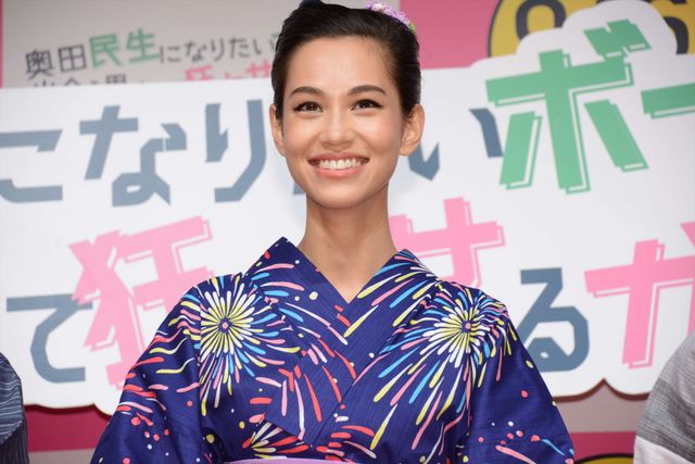 妻夫木聡＆水原希子、浴衣姿で登場！『民生ボーイと狂わせガール』完成披露舞台あいさつ（9枚目）